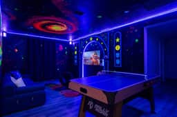 6BR+Spa&Pool+Walk to Clubhouse+Theater+ThemedRooms - Image 4