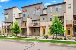 Pet-Friendly Townhouse w/ Garage, Near DIA & - Image 5