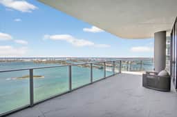 Luxury Waterfront Penthouse with Bay Views - Image 5