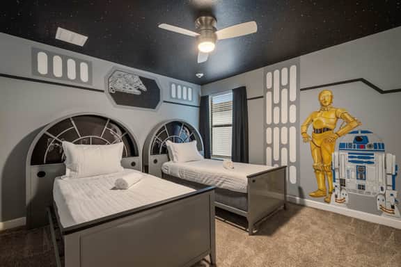 Disney Escape w/ Pool Spa, Movie Theater & Game - Image 5
