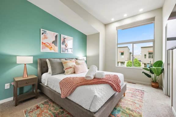 Pet-Friendly Townhouse w/ Garage, Near DIA & - Image 4